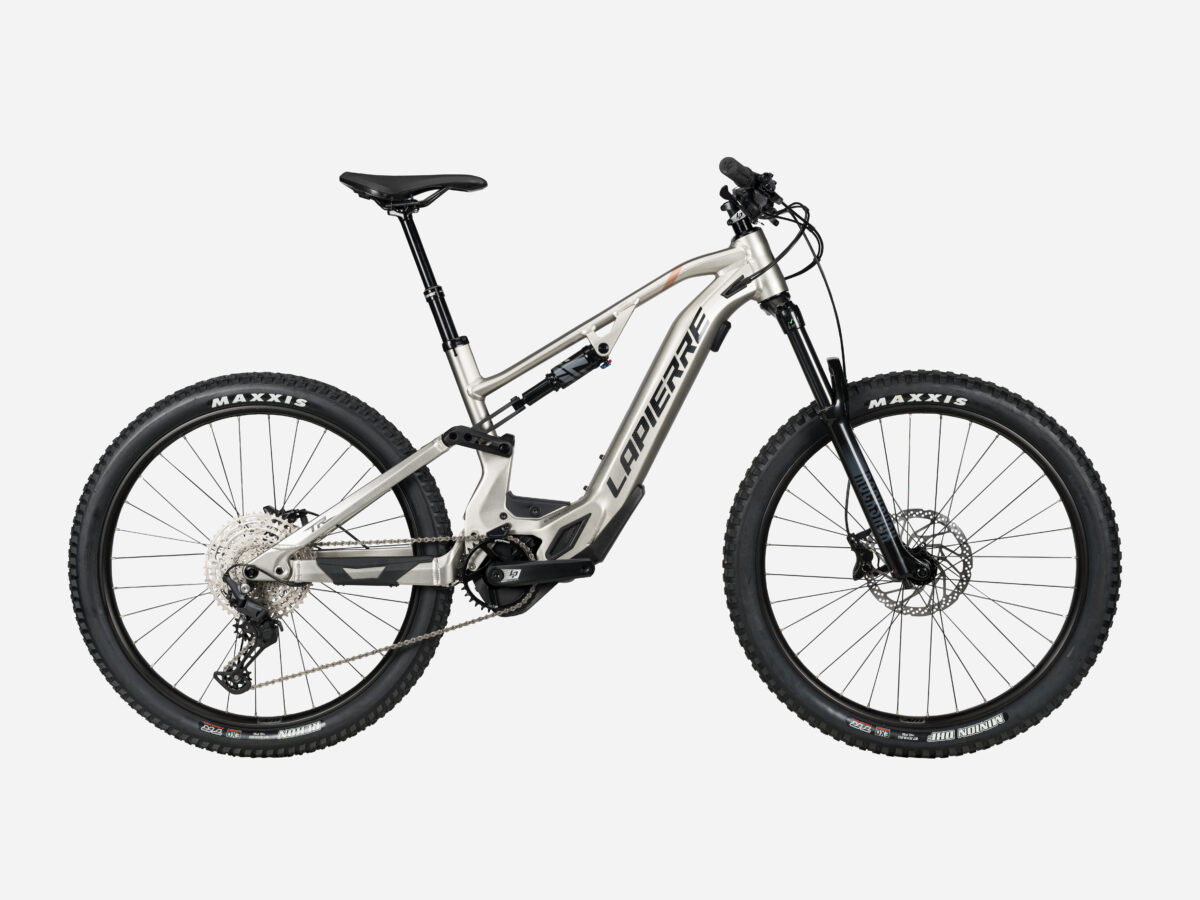 Overvolt-TR-5.6-MY22-View-1-