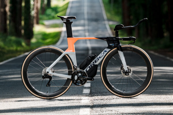 Bicicleta Orbea Ordu de triatlón en competición – aerodinámica avanzada