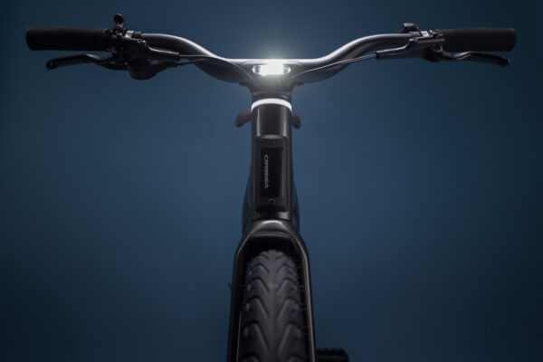 Detalle de cuadro con luces integradas en Orbea Diem – diseño limpio y minimalista