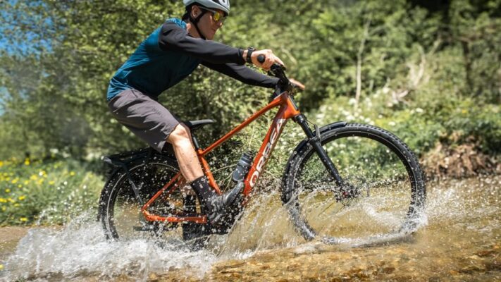Orbea Kemen ADV rodando en pista forestal – bicicleta eléctrica aventura