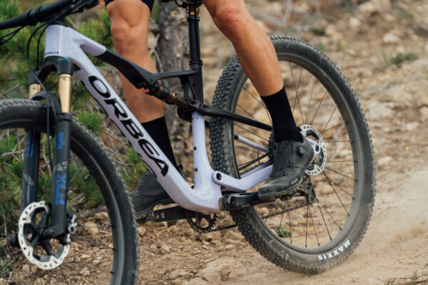 Suspensión trasera integrada Orbea Oiz I-Line – diseño XC eficiente y ligero