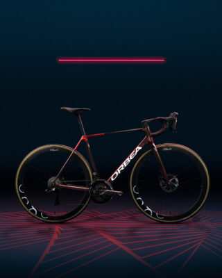Detalle Orbea Orca OMX con transmisión Di2 – integración y aerodinámica
