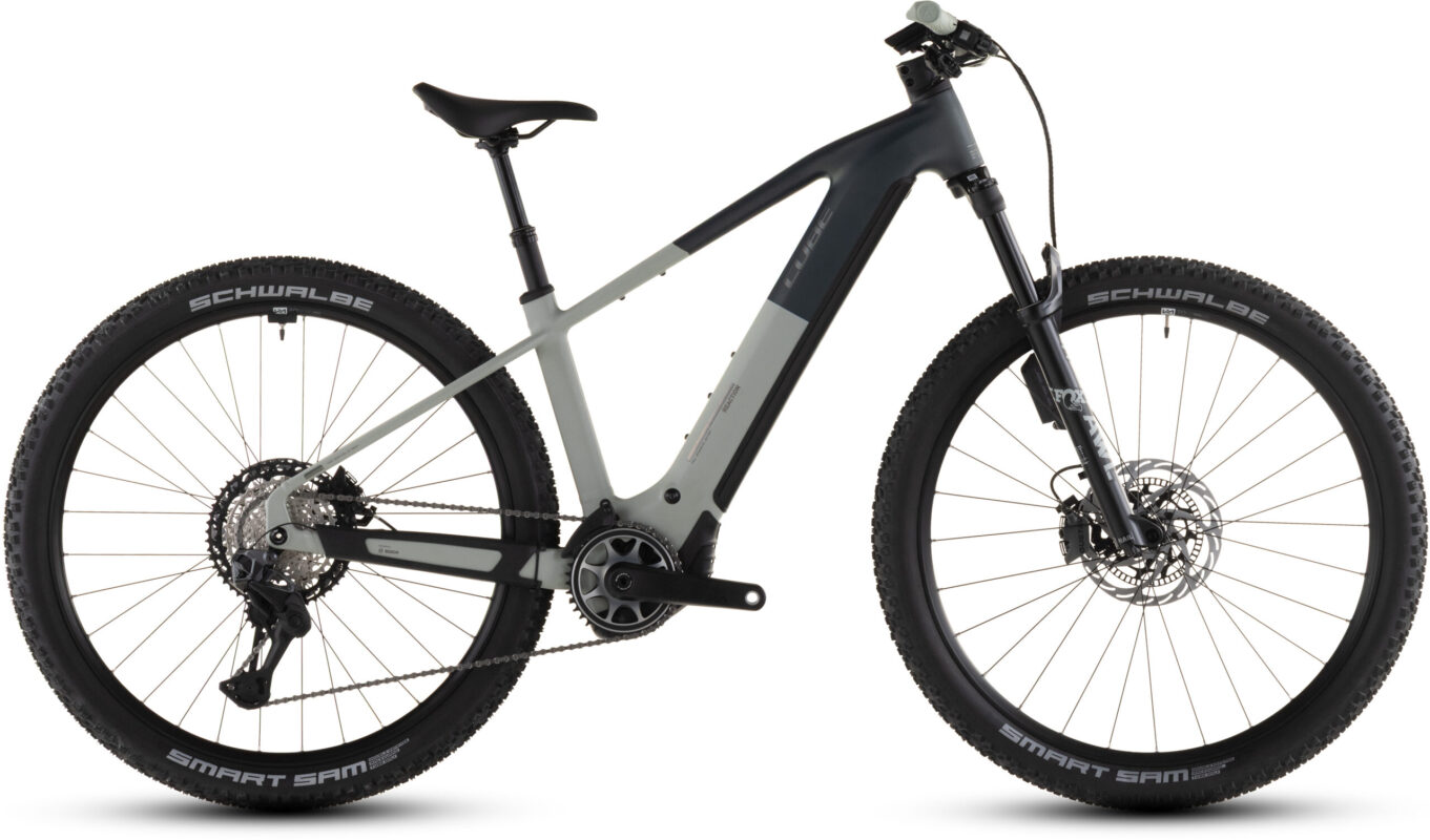 Cube Reaction Hybrid SLT 800 Wh reedbeige´n´sagebrushgreen – Bicicleta Eléctrica de montaña 2026 Barra alta