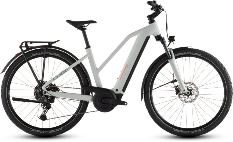 Cube Nuride Hybrid Performance 600 Wh desertstone´n´grey - Bicicleta Eléctrica Trekking 2026 Cuadro semiabierto