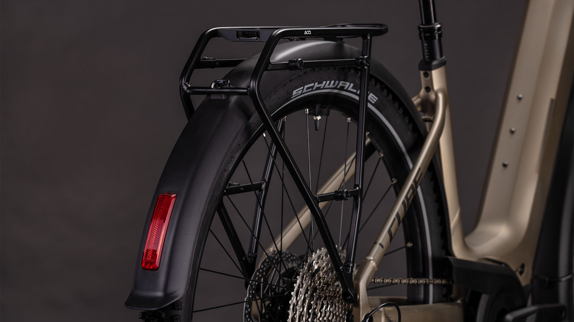 Cube Nuride Hybrid Pro 600 Wh flashstone´n´chrome – Bicicleta Eléctrica Trekking 2026 Cuadro abierto ebike.es Gran tienda de bicicletas eléctricas en España 9 Cube Nuride Hybrid Pro 600 Wh flashstone´n´chrome - Bicicleta Eléctrica Trekking 2026 Cuadro abierto - Imagen 5