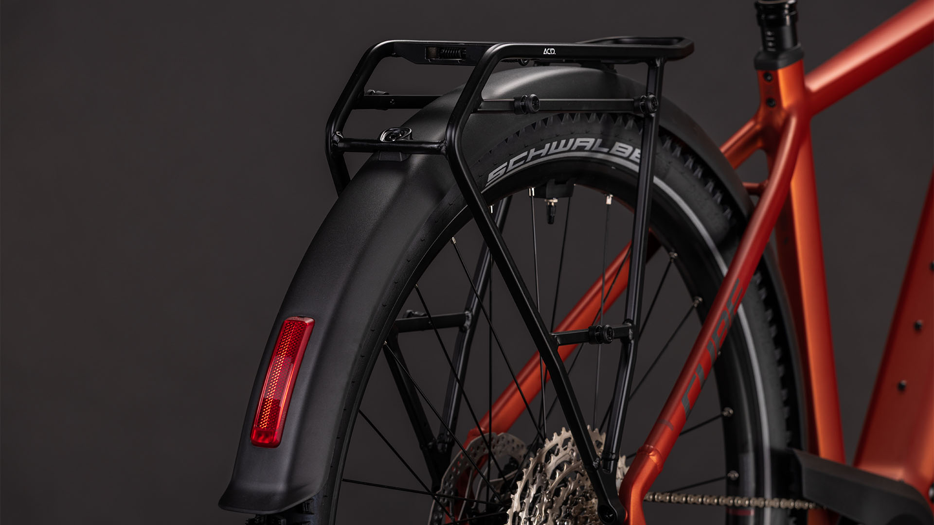 Cube Nuride Hybrid Pro 600 Wh chilli´n´black – Bicicleta Eléctrica Trekking 2026 Barra alta ebike.es Gran tienda de bicicletas eléctricas en España 8 Cube Nuride Hybrid Pro 600 Wh chilli´n´black - Bicicleta Eléctrica Trekking 2026 Barra alta - Imagen 4