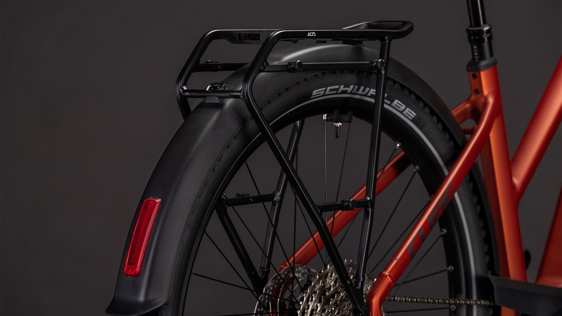 Cube Nuride Hybrid Pro 600 Wh chilli´n´black – Bicicleta Eléctrica Trekking 2026 Cuadro semiabierto ebike.es Gran tienda de bicicletas eléctricas en España 9 Cube Nuride Hybrid Pro 600 Wh chilli´n´black - Bicicleta Eléctrica Trekking 2026 Cuadro semiabierto - Imagen 5
