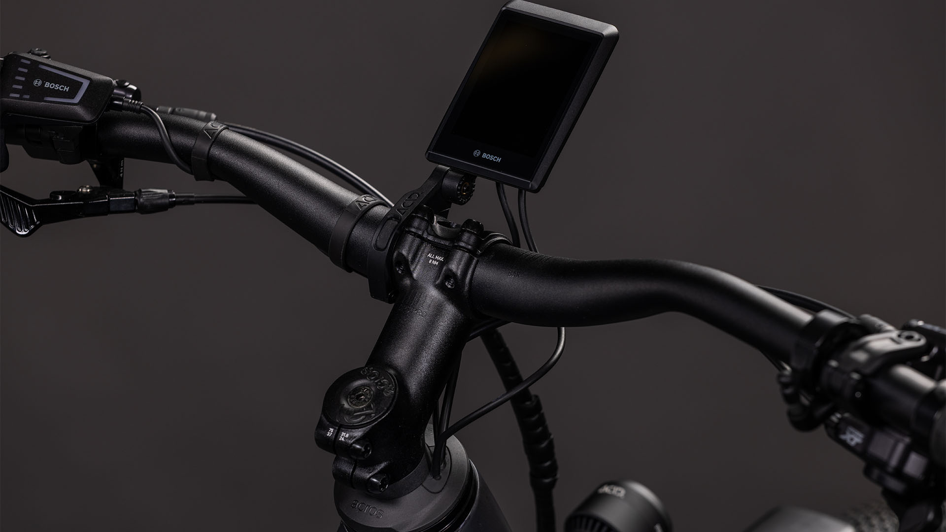 Cube Nuride Hybrid SLX 800 Wh black´n´gold – Bicicleta Eléctrica Trekking 2026 Cuadro semiabierto ebike.es Gran tienda de bicicletas eléctricas en España 8 Cube Nuride Hybrid SLX 800 Wh black´n´gold - Bicicleta Eléctrica Trekking 2026 Cuadro semiabierto - Imagen 4