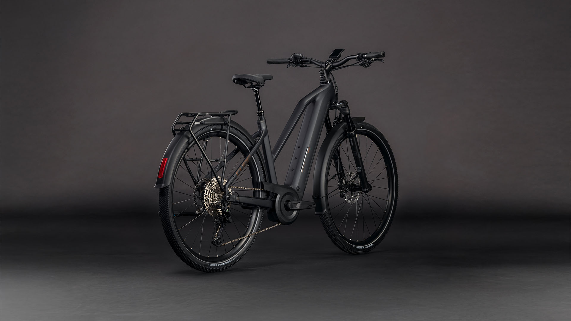 Cube Nuride Hybrid SLX 800 Wh black´n´gold – Bicicleta Eléctrica Trekking 2026 Cuadro semiabierto ebike.es Gran tienda de bicicletas eléctricas en España 6 Cube Nuride Hybrid SLX 800 Wh black´n´gold - Bicicleta Eléctrica Trekking 2026 Cuadro semiabierto - Imagen 2