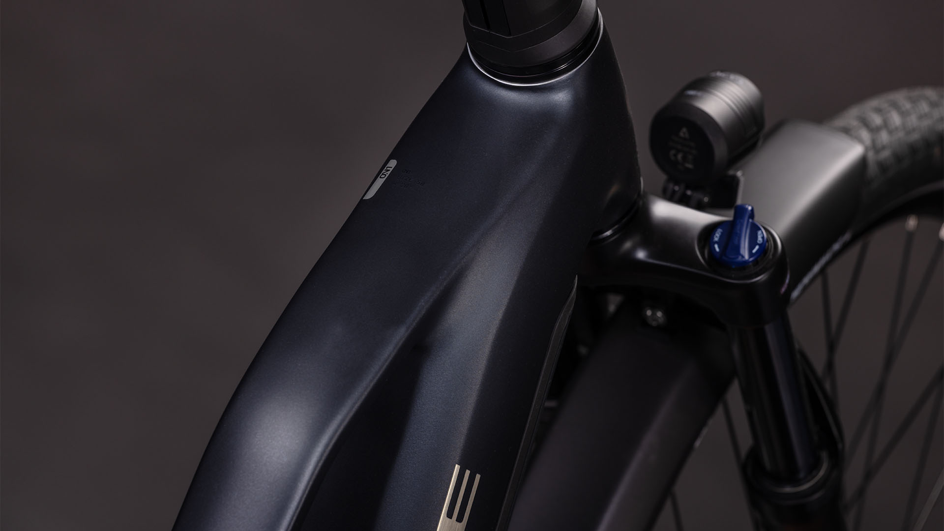 Cube Touring Hybrid ONE 600 Wh coal´n´chrome – Bicicleta Eléctrica Trekking 2026 Cuadro semiabierto ebike.es Gran tienda de bicicletas eléctricas en España 7 Cube Touring Hybrid ONE 600 Wh coal´n´chrome - Bicicleta Eléctrica Trekking 2026 Cuadro semiabierto - Imagen 3