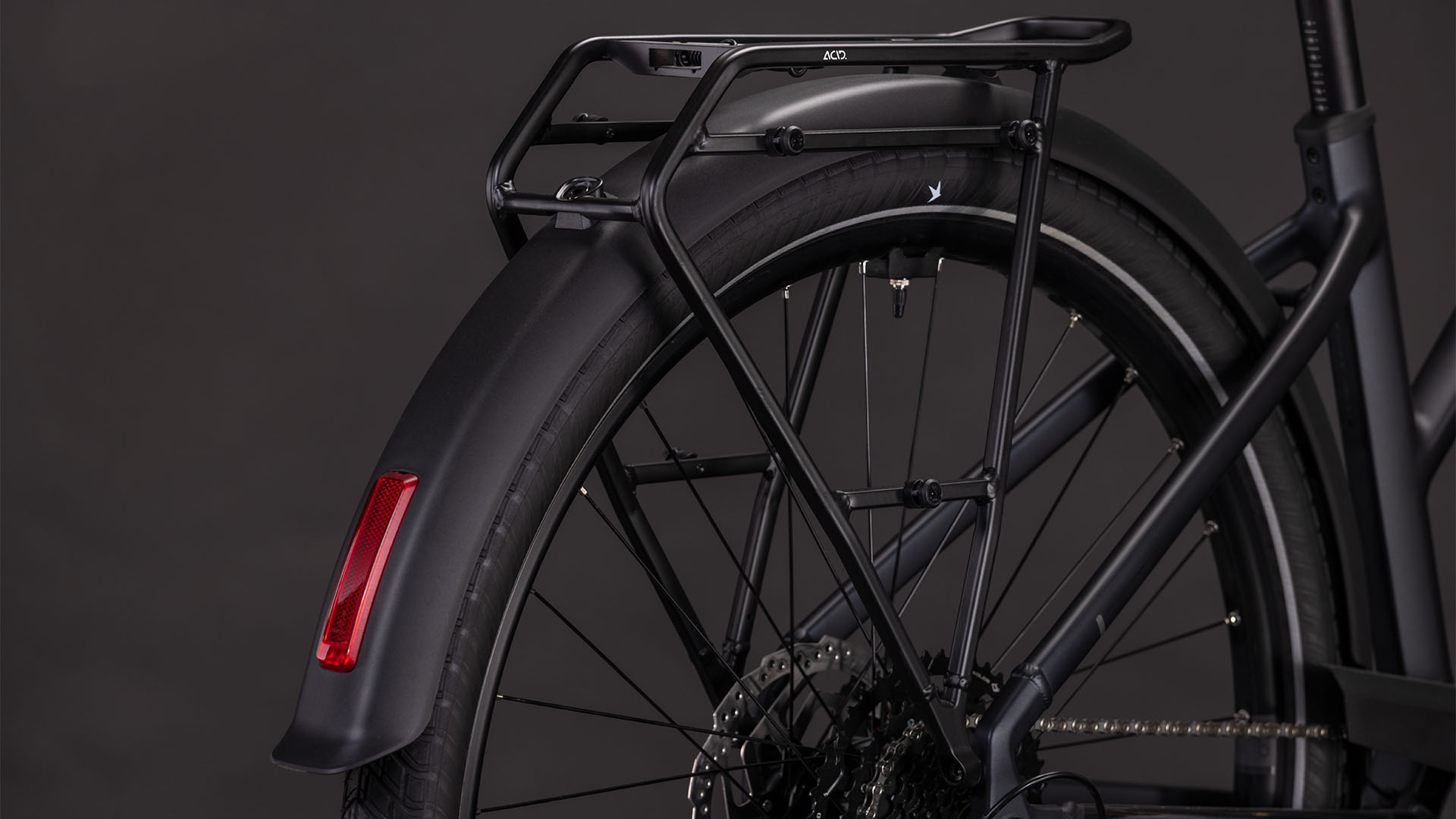 Cube Touring Hybrid ONE 600 Wh coal´n´chrome – Bicicleta Eléctrica Trekking 2026 Cuadro semiabierto ebike.es Gran tienda de bicicletas eléctricas en España 8 Cube Touring Hybrid ONE 600 Wh coal´n´chrome - Bicicleta Eléctrica Trekking 2026 Cuadro semiabierto - Imagen 4