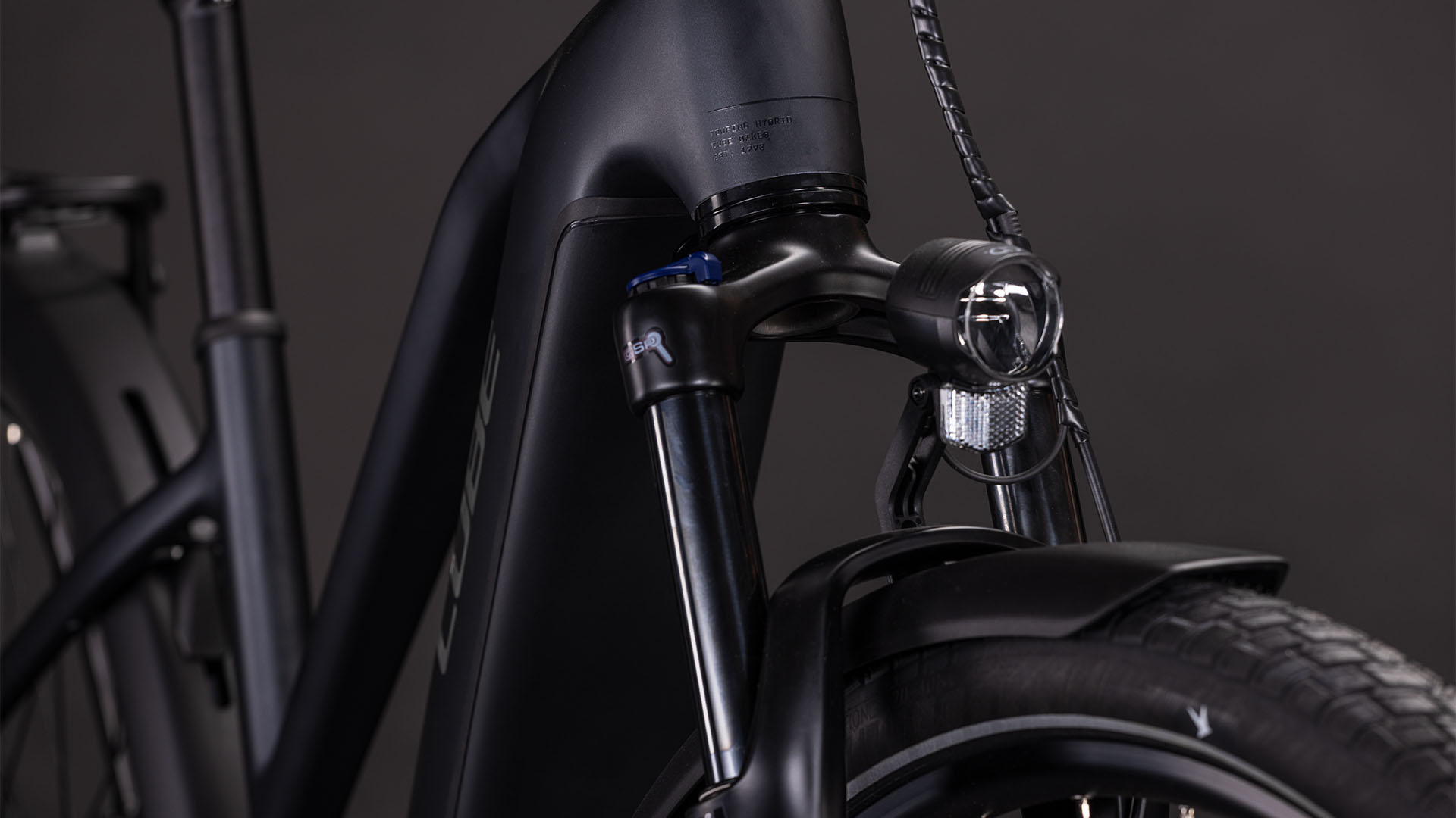 Cube Touring Hybrid ONE 600 Wh coal´n´chrome – Bicicleta Eléctrica Trekking 2026 Cuadro semiabierto ebike.es Gran tienda de bicicletas eléctricas en España 11 Cube Touring Hybrid ONE 600 Wh coal´n´chrome - Bicicleta Eléctrica Trekking 2026 Cuadro semiabierto - Imagen 7