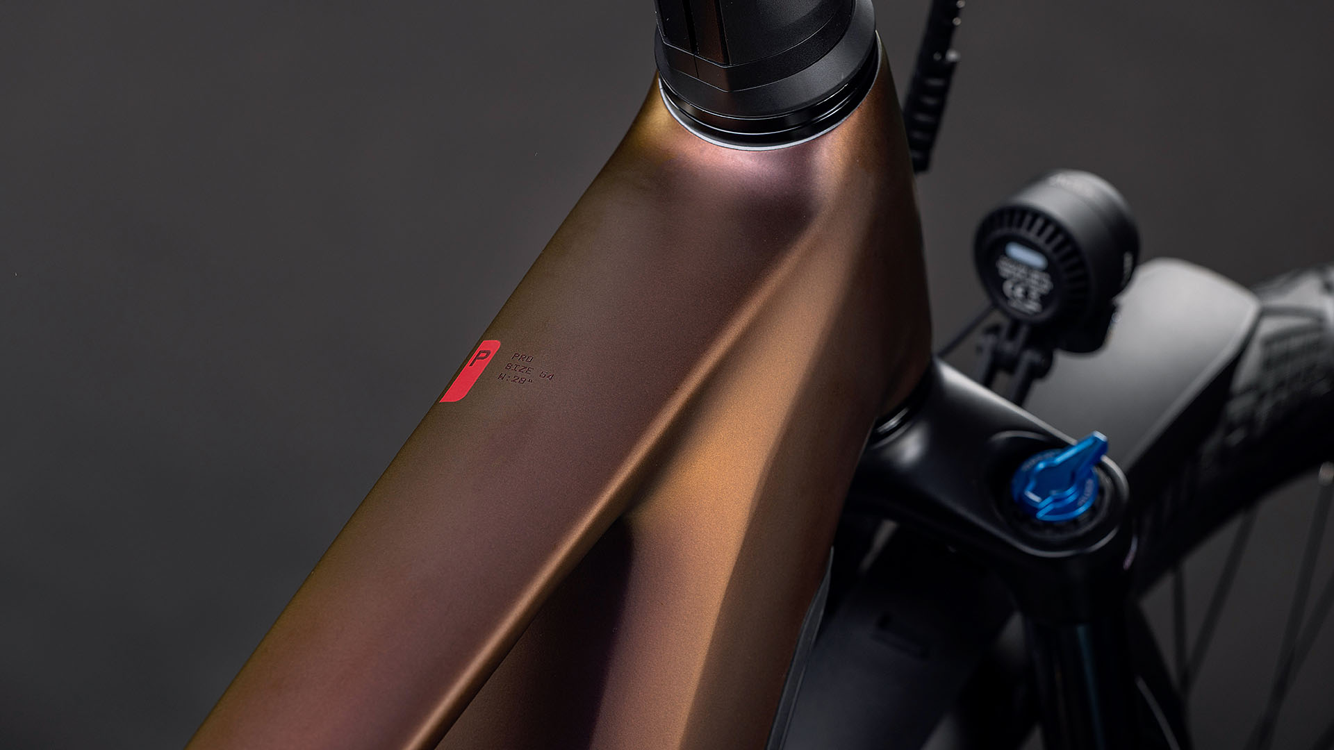 Cube Kathmandu Hybrid Pro 800 Wh sunglow´n´chrome – Bicicleta Eléctrica Trekking 2026 Barra alta ebike.es Gran tienda de bicicletas eléctricas en España 7 Cube Kathmandu Hybrid Pro 800 Wh sunglow´n´chrome - Bicicleta Eléctrica Trekking 2026 Barra alta - Imagen 3