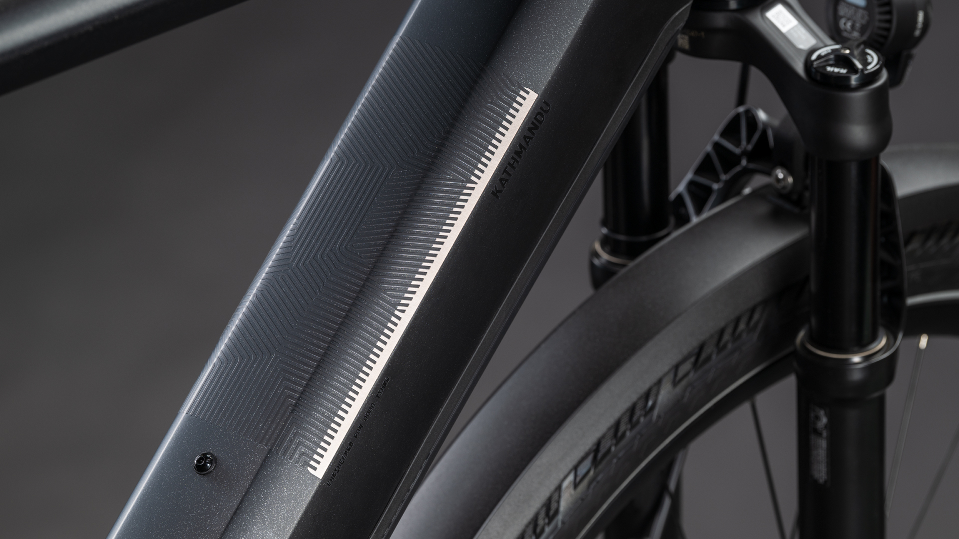 Cube Kathmandu Hybrid SLX 800 Wh silverdust´n´chrome – Bicicleta Eléctrica Trekking 2026 Barra alta ebike.es Gran tienda de bicicletas eléctricas en España 8 Cube Kathmandu Hybrid SLX 800 Wh silverdust´n´chrome - Bicicleta Eléctrica Trekking 2026 Barra alta - Imagen 4