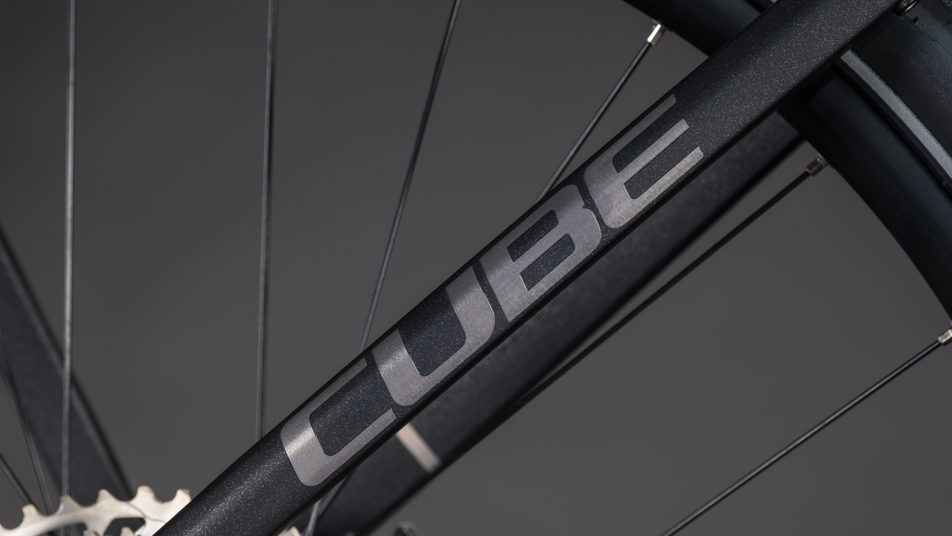 Cube Kathmandu Hybrid SLX 800 Wh silverdust´n´chrome – Bicicleta Eléctrica Trekking 2026 Barra alta ebike.es Gran tienda de bicicletas eléctricas en España 10 Cube Kathmandu Hybrid SLX 800 Wh silverdust´n´chrome - Bicicleta Eléctrica Trekking 2026 Barra alta - Imagen 6