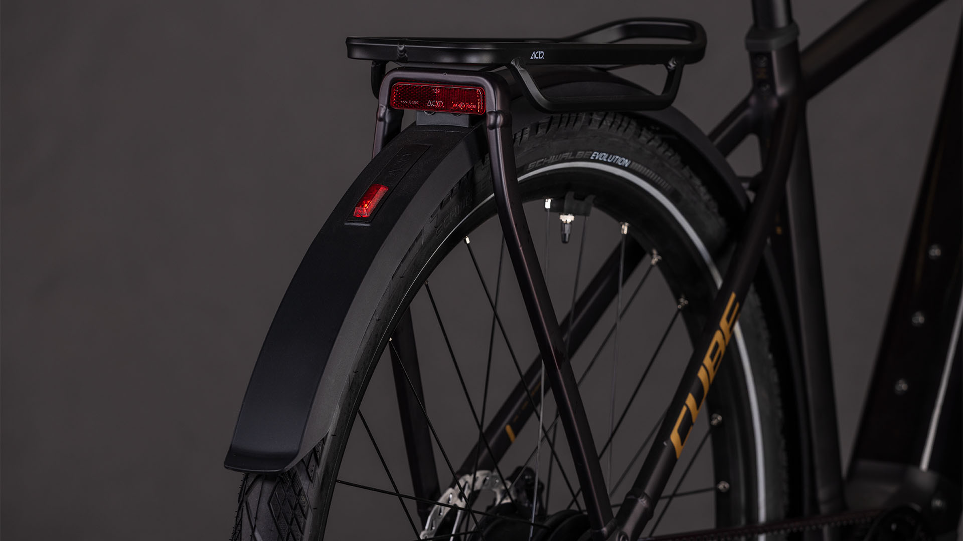 Cube Kathmandu Hybrid Comfort SLX 800 Wh solareclipse´n´gold – Bicicleta Eléctrica Trekking 2026 Barra alta ebike.es Gran tienda de bicicletas eléctricas en España 10 Cube Kathmandu Hybrid Comfort SLX 800 Wh solareclipse´n´gold - Bicicleta Eléctrica Trekking 2026 Barra alta - Imagen 6