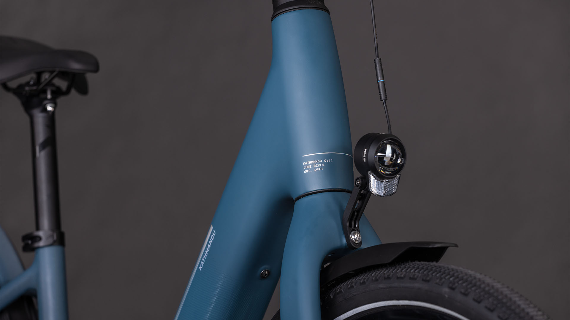 Cube Kathmandu Hybrid C:62 Pro 400X spectralblue´n´prism – Bicicleta Eléctrica Trekking 2026 Cuadro abierto ebike.es Gran tienda de bicicletas eléctricas en España 11 Cube Kathmandu Hybrid C:62 Pro 400X spectralblue´n´prism - Bicicleta Eléctrica Trekking 2026 Cuadro abierto - Imagen 7