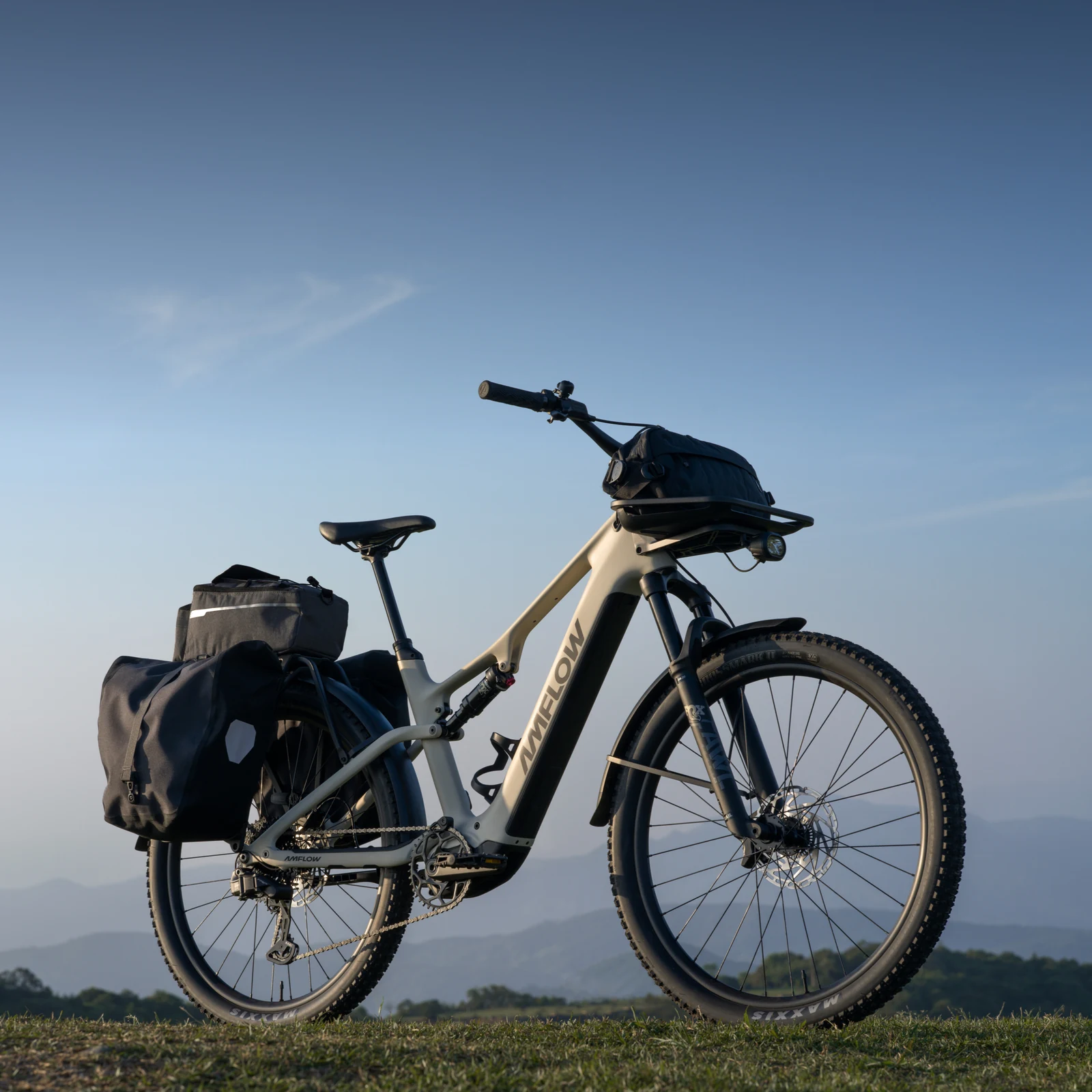 Amflow TL Carbon 800 Wh – Bicicleta Eléctrica SUV / Trekking 2026 ebike.es Gran tienda de bicicletas eléctricas en España 8 Amflow TL Carbon 800 Wh – Bicicleta Eléctrica SUV / Trekking 2026 - Imagen 4