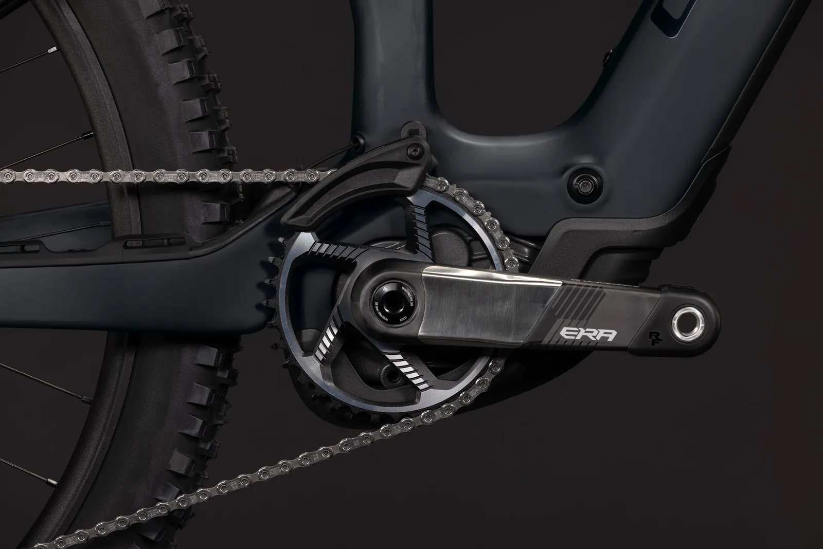 Cube AMS Hybrid 177 C:62 AT 600X carbon´n´white – Bicicleta Eléctrica de Montaña Doble Suspensión 2027 ebike.es Gran tienda de bicicletas eléctricas en España 6 Bicicleta eléctrica Cube AMS Hybrid 177 C:62 AT 600X carbon´n´white – detalle 4 | Ebike.es