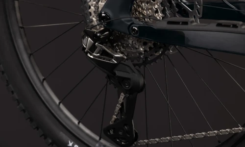 Cube AMS Hybrid 177 C:62 AT 600X carbon´n´white – Bicicleta Eléctrica de Montaña Doble Suspensión 2027 ebike.es Gran tienda de bicicletas eléctricas en España 17 Bicicleta eléctrica Cube AMS Hybrid 177 C:62 AT 600X carbon´n´white – detalle 6 | Ebike.es