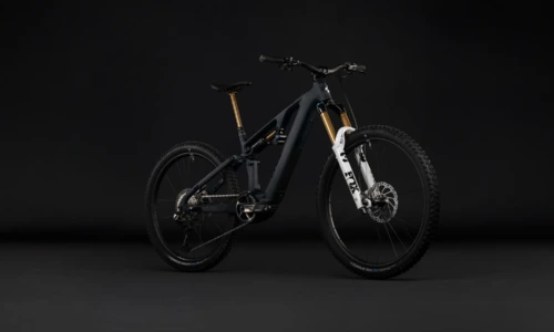 Cube AMS Hybrid 177 C:62 AT 600X carbon´n´white – Bicicleta Eléctrica de Montaña Doble Suspensión 2027 ebike.es Gran tienda de bicicletas eléctricas en España 11 Bicicleta eléctrica Cube AMS Hybrid 177 C:62 AT 600X carbon´n´white – vista frontal | Ebike.es