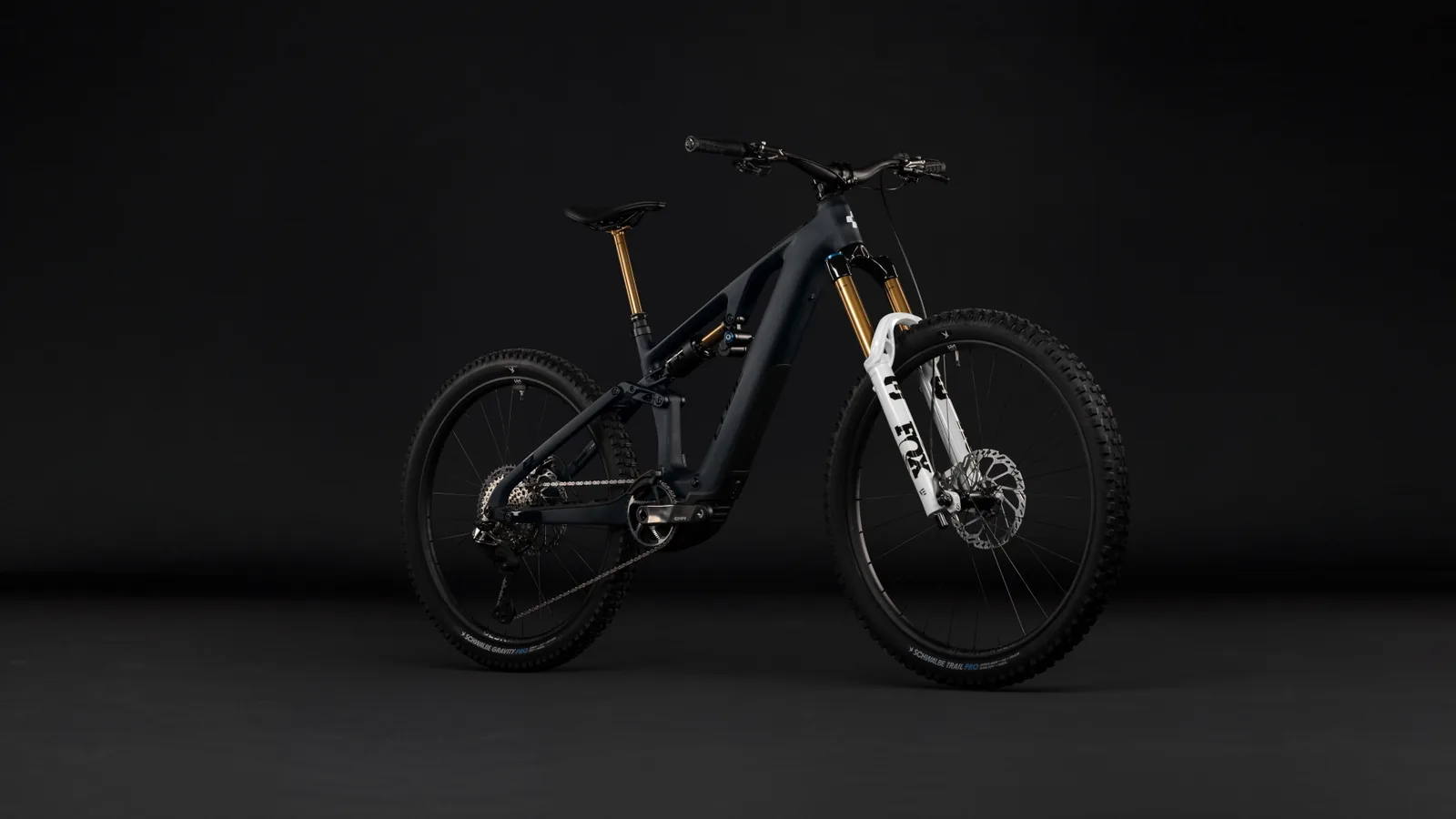 Cube AMS Hybrid 177 C:62 AT 600X carbon´n´white – Bicicleta Eléctrica de Montaña Doble Suspensión 2027 ebike.es Gran tienda de bicicletas eléctricas en España 2 Bicicleta eléctrica Cube AMS Hybrid 177 C:62 AT 600X carbon´n´white – vista frontal | Ebike.es