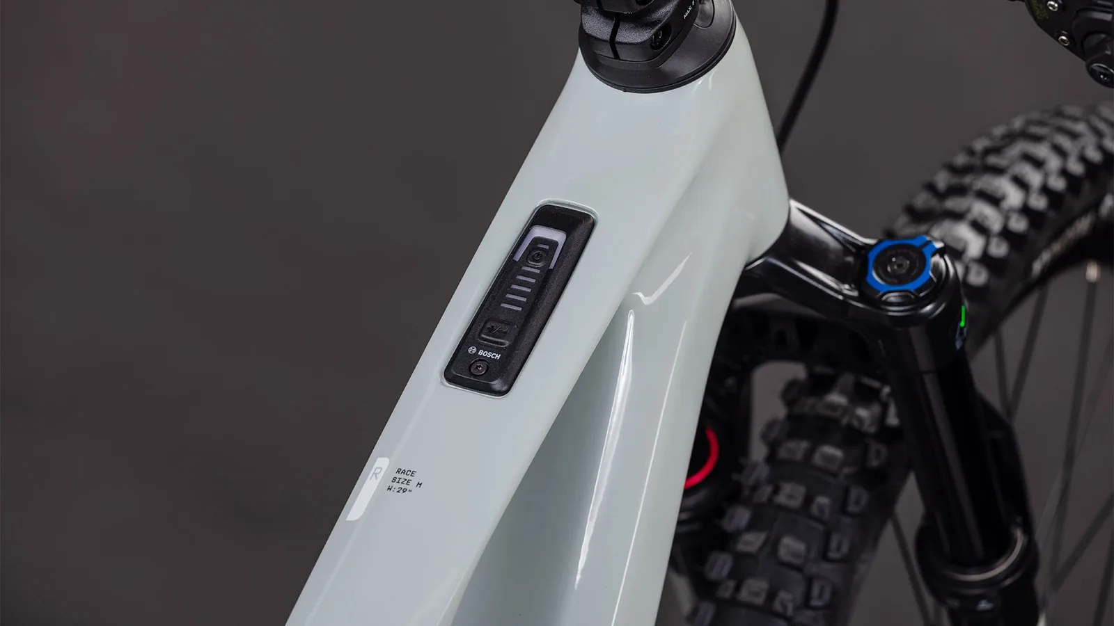 Cube AMS Hybrid ONE44 C:62 Race 400X reedbeige´n´black – Bicicleta Eléctrica de Montaña Doble Suspensión 2027 ebike.es Gran tienda de bicicletas eléctricas en España 3 Bicicleta eléctrica Cube AMS Hybrid ONE44 C:62 Race 400X reedbeige´n´black – detalle 1 | Ebike.es
