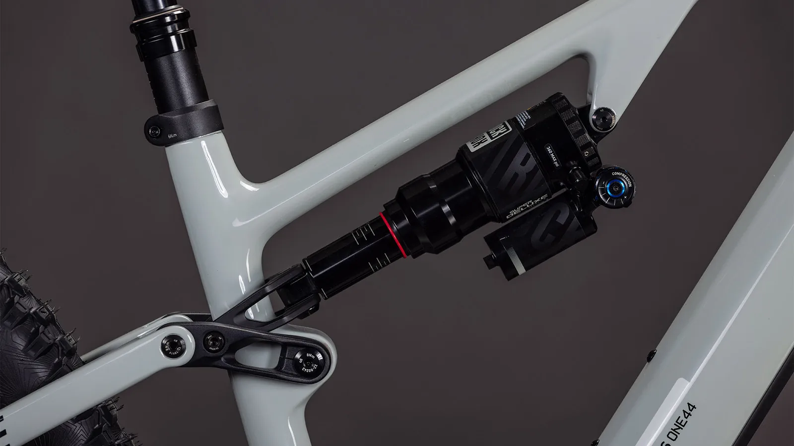 Cube AMS Hybrid ONE44 C:62 Race 400X reedbeige´n´black – Bicicleta Eléctrica de Montaña Doble Suspensión 2027 ebike.es Gran tienda de bicicletas eléctricas en España 4 Bicicleta eléctrica Cube AMS Hybrid ONE44 C:62 Race 400X reedbeige´n´black – detalle 2 | Ebike.es