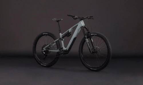 Cube AMS Hybrid ONE44 C:62 Race 400X reedbeige´n´black – Bicicleta Eléctrica de Montaña Doble Suspensión 2027 ebike.es Gran tienda de bicicletas eléctricas en España 8 Bicicleta eléctrica Cube AMS Hybrid ONE44 C:62 Race 400X reedbeige´n´black – vista frontal | Ebike.es