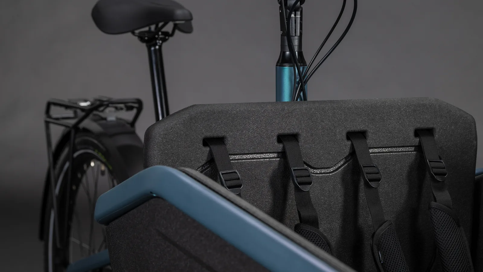 Cube Cargo Hybrid Comfort Pro Family 800 Wh smaragdgrey´n´reflex – Bicicleta Eléctrica de Carga 2027 ebike.es Gran tienda de bicicletas eléctricas en España 7 Bicicleta eléctrica Cube Cargo Hybrid Comfort Pro Family 800 smaragdgrey´n´reflex – detalle 5 | Ebike.es