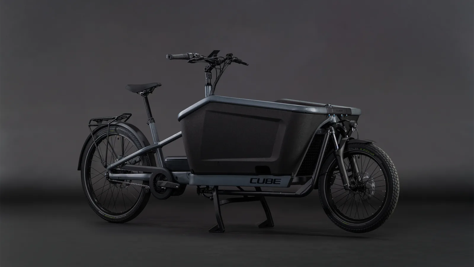 Cube Cargo Hybrid Comfort SLX 800 Wh stonegrit´n´black – Bicicleta Eléctrica de Carga 2027 ebike.es Gran tienda de bicicletas eléctricas en España 2 Bicicleta eléctrica Cube Cargo Hybrid Comfort SLX 800 stonegrit´n´black – vista frontal | Ebike.es