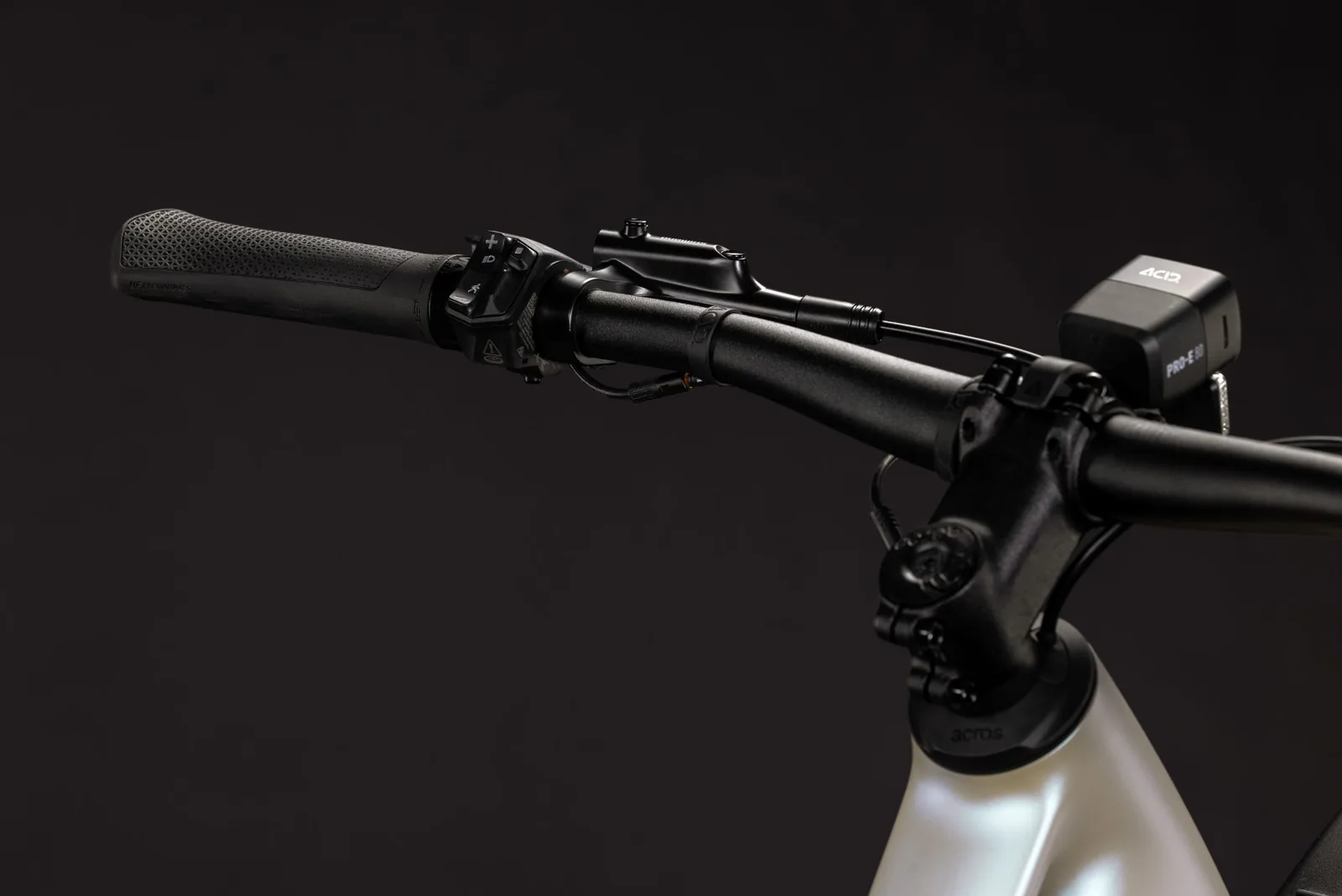 Cube Editor Hybrid ONE 360 FE glintsand´n´black – Bicicleta Eléctrica Urbana 2027 Cuadro semiabierto ebike.es Gran tienda de bicicletas eléctricas en España 2 Bicicleta eléctrica Cube Editor Hybrid ONE 360 FE glintsand´n´black Cuadro semiabierto – detalle 1 | Ebike.es
