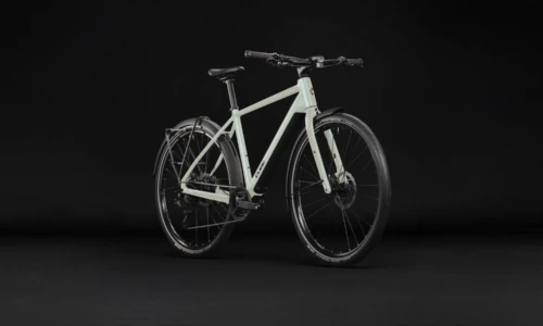 Bicicleta eléctrica Cube Editor Hybrid ONE 360 FE glintsand´n´black Barra alta – vista frontal | Ebike.es