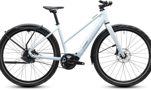 Cube Editor Hybrid SLT 400X FE glacier´n´prizm – Bicicleta Eléctrica Urbana 2027 Cuadro semiabierto ebike.es Gran tienda de bicicletas eléctricas en España Bicicleta eléctrica Cube Editor Hybrid SLT 400X FE glacier´n´prizm Cuadro semiabierto – vista lateral | Ebike.es