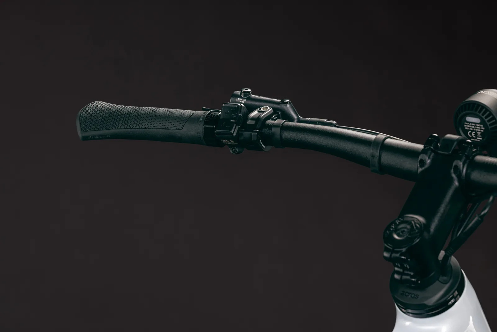 Cube Editor Hybrid SLT 400X FE glacier´n´prizm – Bicicleta Eléctrica Urbana 2027 Barra alta ebike.es Gran tienda de bicicletas eléctricas en España 3 Bicicleta eléctrica Cube Editor Hybrid SLT 400X FE glacier´n´prizm Barra alta – detalle 1 | Ebike.es