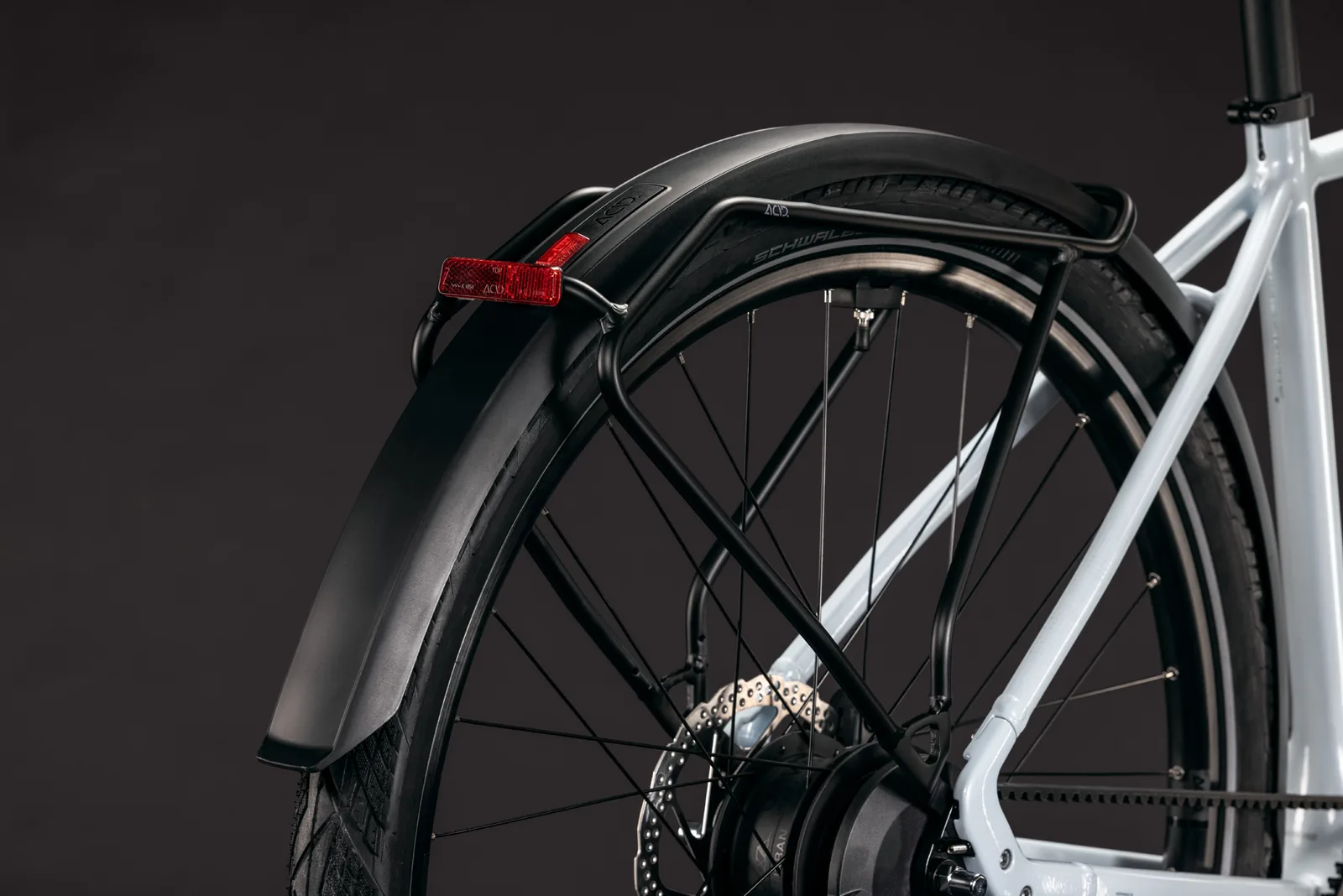 Cube Editor Hybrid SLT 400X FE glacier´n´prizm – Bicicleta Eléctrica Urbana 2027 Barra alta ebike.es Gran tienda de bicicletas eléctricas en España 6 Bicicleta eléctrica Cube Editor Hybrid SLT 400X FE glacier´n´prizm Barra alta – detalle 4 | Ebike.es