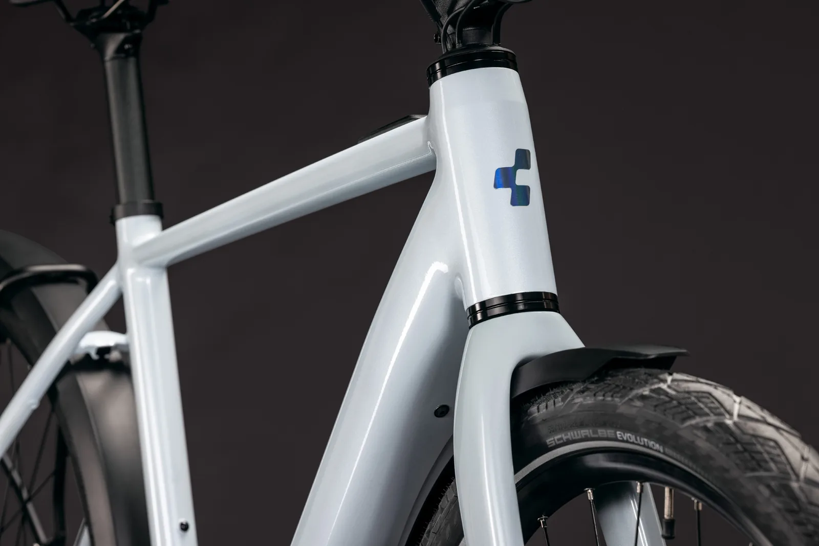 Cube Editor Hybrid SLT 400X FE glacier´n´prizm – Bicicleta Eléctrica Urbana 2027 Barra alta ebike.es Gran tienda de bicicletas eléctricas en España 7 Bicicleta eléctrica Cube Editor Hybrid SLT 400X FE glacier´n´prizm Barra alta – detalle 5 | Ebike.es
