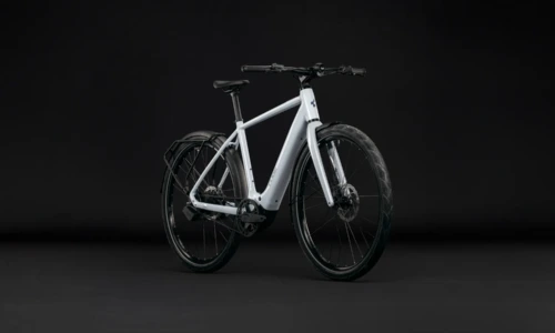 Cube Editor Hybrid SLT 400X FE glacier´n´prizm – Bicicleta Eléctrica Urbana 2027 Barra alta ebike.es Gran tienda de bicicletas eléctricas en España 9 Bicicleta eléctrica Cube Editor Hybrid SLT 400X FE glacier´n´prizm Barra alta – vista frontal | Ebike.es