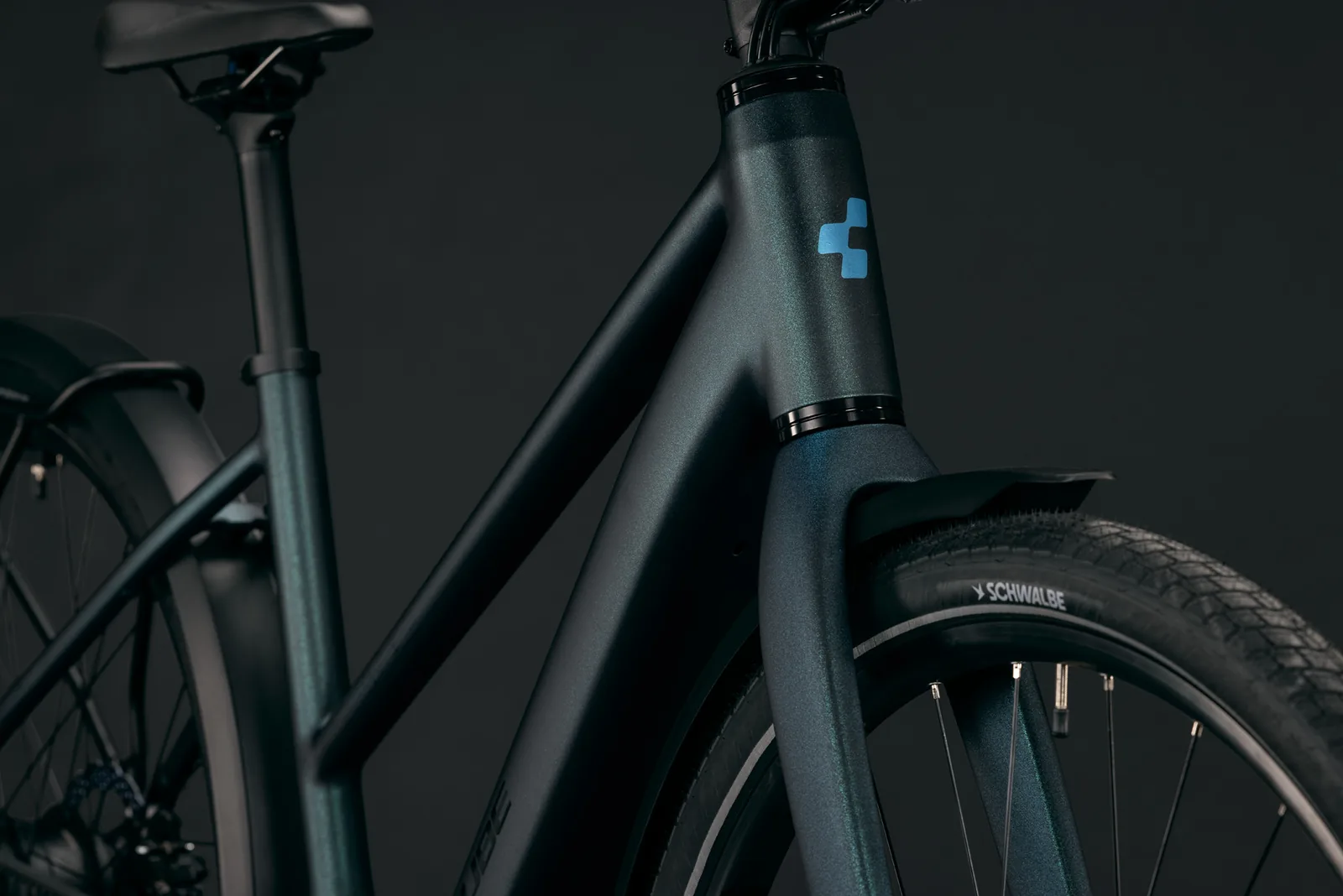Cube Editor Hybrid SLX 400X FE glitterteal´n´black – Bicicleta Eléctrica Urbana 2027 Cuadro semiabierto ebike.es Gran tienda de bicicletas eléctricas en España 7 Bicicleta eléctrica Cube Editor Hybrid SLX 400X FE glitterteal´n´black Cuadro semiabierto – detalle 5 | Ebike.es