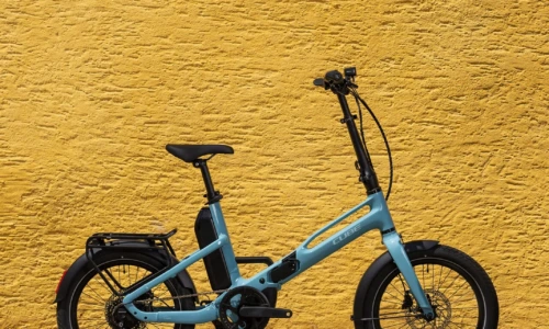 Cube Fold Hybrid 540 Wh arubablue´n´blue – Bicicleta Eléctrica Urbana 2027 ebike.es Gran tienda de bicicletas eléctricas en España 14 Bicicleta eléctrica Cube Fold Hybrid 540 arubablue´n´blue – vista en exterior | Ebike.es
