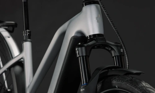 Bicicleta eléctrica Cube Kathmandu Hybrid 45 800 slategrey´n´chrome Cuadro semiabierto – detalle 5 | Ebike.es