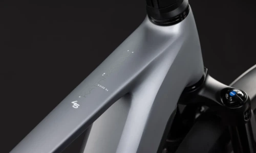 Cube Kathmandu Hybrid 45 800 Wh slategrey´n´chrome – Bicicleta Eléctrica Trekking 2027 Barra alta ebike.es Gran tienda de bicicletas eléctricas en España 12 Bicicleta eléctrica Cube Kathmandu Hybrid 45 800 slategrey´n´chrome Barra alta – detalle 2 | Ebike.es