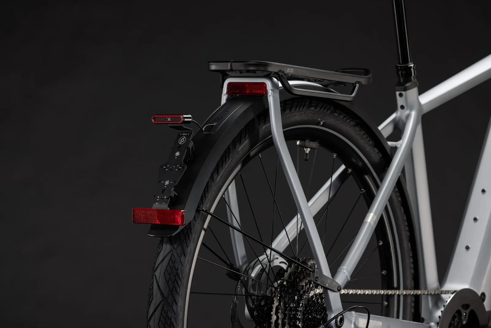Cube Kathmandu Hybrid 45 800 Wh slategrey´n´chrome – Bicicleta Eléctrica Trekking 2027 Barra alta ebike.es Gran tienda de bicicletas eléctricas en España 5 Bicicleta eléctrica Cube Kathmandu Hybrid 45 800 slategrey´n´chrome Barra alta – detalle 3 | Ebike.es