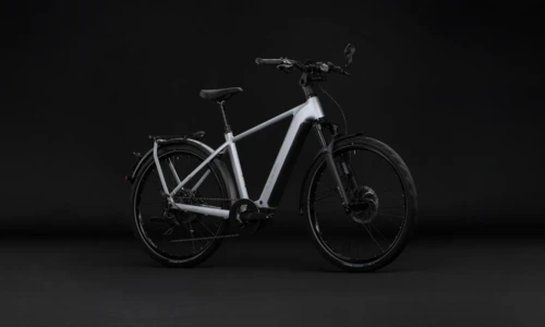 Cube Kathmandu Hybrid 45 800 Wh slategrey´n´chrome – Bicicleta Eléctrica Trekking 2027 Barra alta ebike.es Gran tienda de bicicletas eléctricas en España 10 Bicicleta eléctrica Cube Kathmandu Hybrid 45 800 slategrey´n´chrome Barra alta – vista frontal | Ebike.es