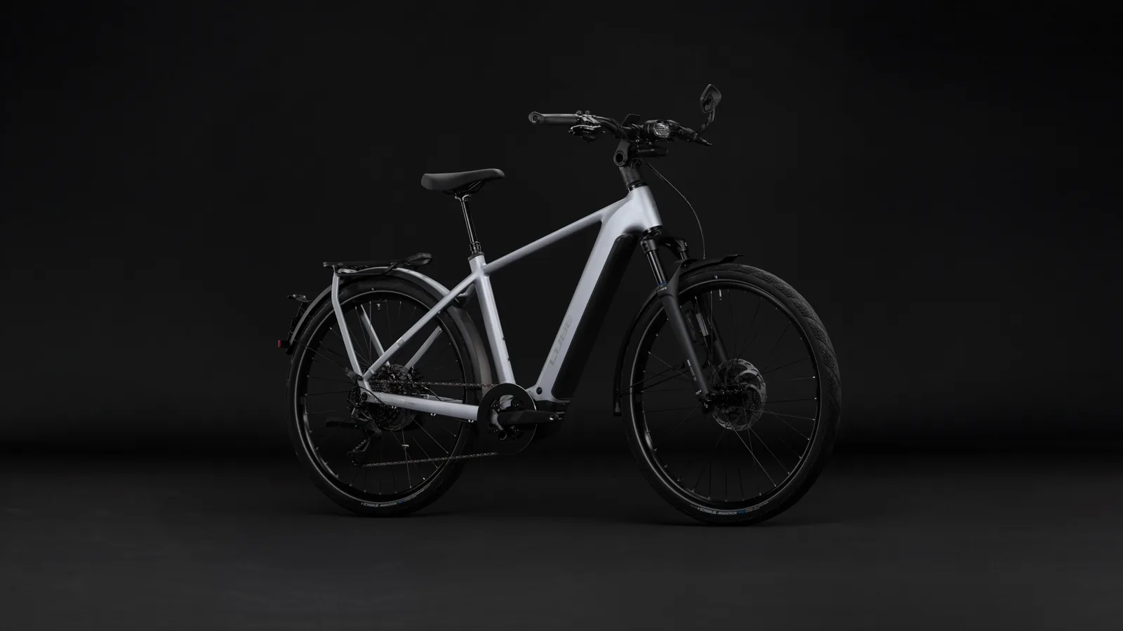 Cube Kathmandu Hybrid 45 800 Wh slategrey´n´chrome – Bicicleta Eléctrica Trekking 2027 Barra alta ebike.es Gran tienda de bicicletas eléctricas en España 2 Bicicleta eléctrica Cube Kathmandu Hybrid 45 800 slategrey´n´chrome Barra alta – vista frontal | Ebike.es