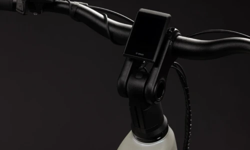 Bicicleta eléctrica Cube Kathmandu Hybrid Deluxe EXC 800 glintsand´n´black Cuadro abierto – detalle 1 | Ebike.es