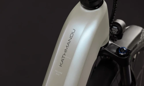 Bicicleta eléctrica Cube Kathmandu Hybrid Deluxe EXC 800 glintsand´n´black Cuadro abierto – detalle 2 | Ebike.es