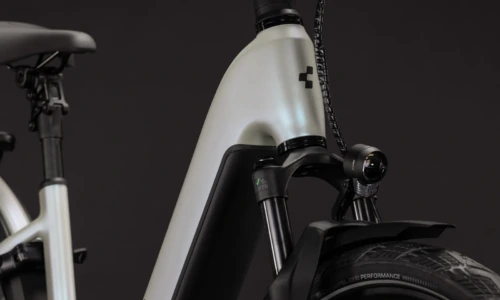 Bicicleta eléctrica Cube Kathmandu Hybrid Deluxe EXC 800 glintsand´n´black Cuadro abierto – detalle 5 | Ebike.es