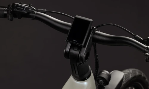 Bicicleta eléctrica Cube Kathmandu Hybrid Deluxe EXC 800 glintsand´n´black Cuadro semiabierto – detalle 1 | Ebike.es