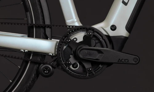 Bicicleta eléctrica Cube Kathmandu Hybrid Deluxe EXC 800 glintsand´n´black Cuadro semiabierto – detalle 3 | Ebike.es